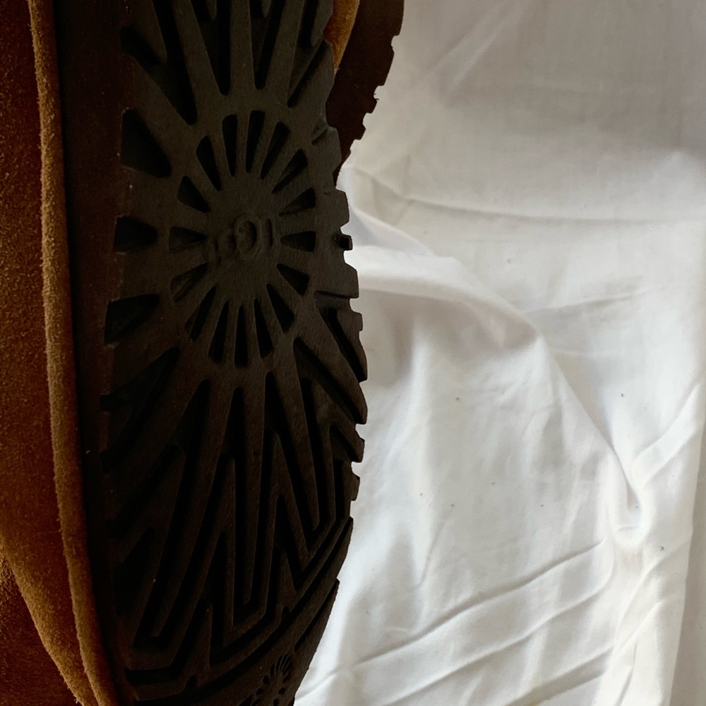 UGG Chestnut Suede Short Boot - image 9